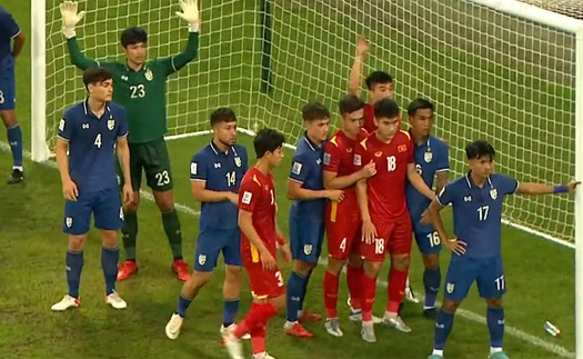 U23 Việt Nam học cách đá phạt góc dị của Oman