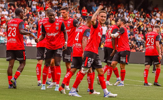 Guingamp 4-0 Pau: Quang Hải ra mắt không tồi, Pau vẫn thua đậm