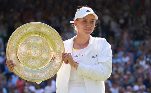 Wimbledon 2022 bị chế nhạo sau khi tay vợt gốc Nga vô địch