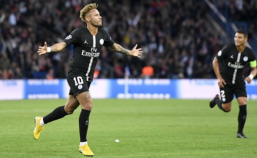 Neymar lập hai 'siêu phẩm' sút phạt trong hat-trick ghi cho PSG