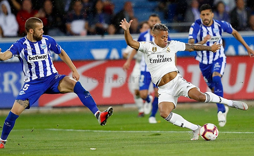 ĐIỂM NHẤN Alaves 1-0 Real Madrid: Sai lầm chiến thuật của Julen Lopetegui và sự im lặng đáng sợ trên hàng công