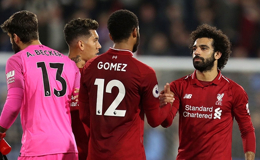 Liverpool 2-0 Fulham: Salah và Shaqiri toả sáng, Liverpool thắng dễ Fulham