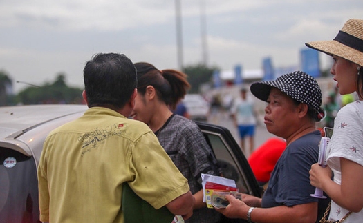 VFF chưa trả vé qua đường bưu điện, giá vé 'chợ đen' vẫn tăng phi mã