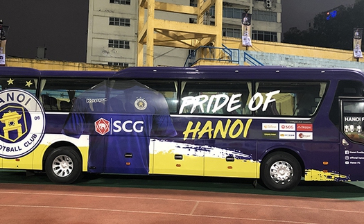 Hà Nội FC vs Than Quảng Ninh: Xe bus của Hà Nội FC chưa được thay ‘áo mới’