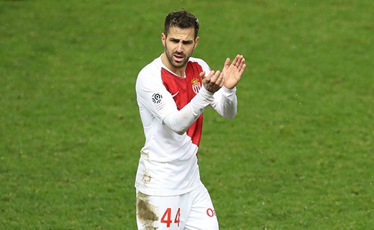 Cesc Fabregas gây sốt khi 'phát minh' ra kiểu chuyền bóng mới ở Ligue 1