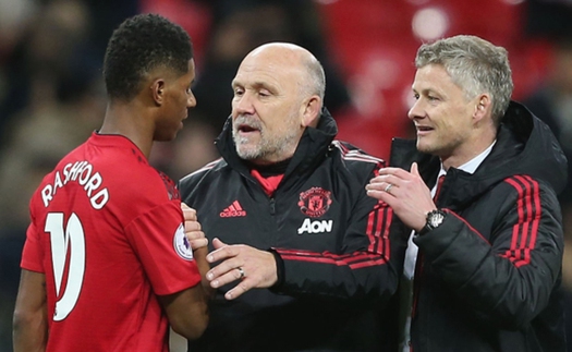 M.U: Người hùng vô danh Mike Phelan bên cạnh Ole Solskjaer