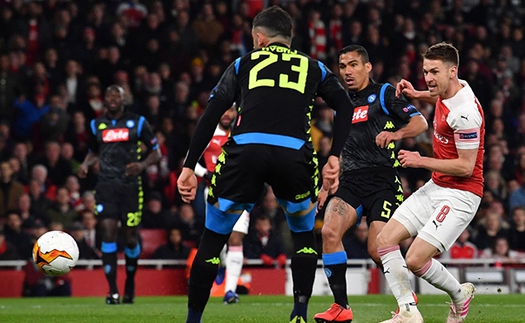 Arsenal 2-0 Napoli: Ramsey lại ghi bàn, Arsenal rộng cửa vào bán kết Europa League