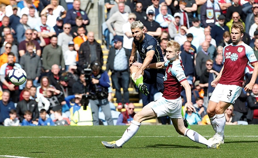 VIDEO Burnley 0-1 Man City: Aguero sắm vai người hùng, Man City tiến gần chức vô địch