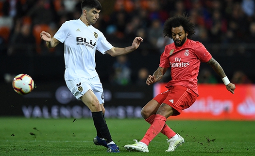 Marcelo bị chỉ trích vì ăn vạ thô thiển trong trận thua của Real Madrid