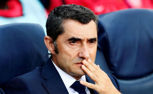 'Barca phải sa thải HLV! Valverde quá vô dụng, chỉ biết đứng đó nhìn bất lực'