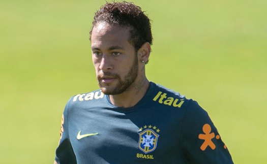 Neymar bực tức, bỏ ngang buổi tập của Brazil vì bị đàn em 19 tuổi 'xâu kim'