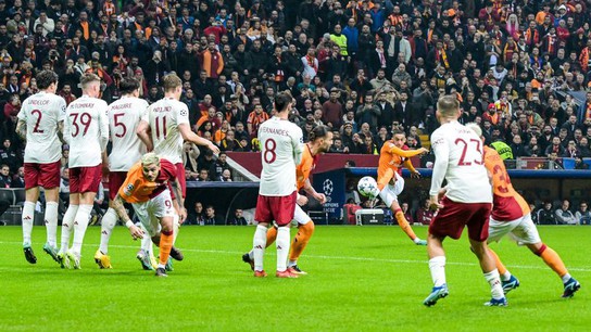 MU đánh rơi chiến thắng trước Galatasaray vì sai lầm của trọng tài?