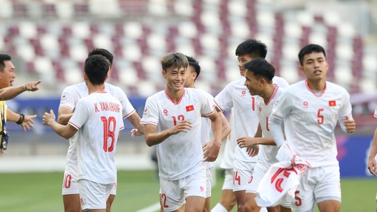 Thắng U23 Malaysia 2-0, U23 Việt Nam trở thành đội bóng Đông Nam Á đầu tiên vào tứ kết U23 châu Á