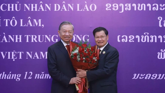 Việt - Lào: Nghĩa tình bền chặt vượt thời gian