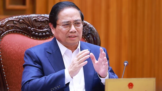 Thủ tướng Phạm Minh Chính chủ trì họp xây dựng dự thảo nghị quyết của Bộ Chính trị về y tế, giáo dục
