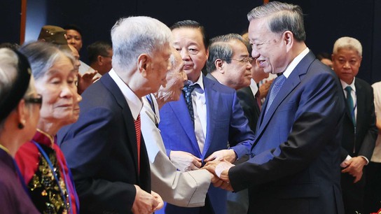 Tổng Bí thư Tô Lâm: Chăm lo, thực hiện chính sách ưu đãi người có công với cách mạng là bổn phận, nhiệm vụ thường xuyên, lâu dài