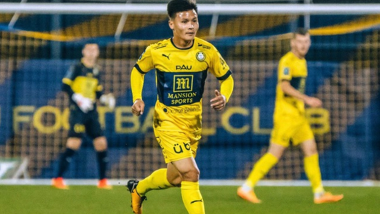 Khi Pau FC lâm nguy, Quang Hải vẫn bị gạt ra rìa