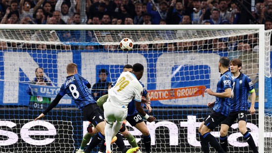Leverkusen thắng 2-0 trên sân của Roma trong ngày Marseille hòa Atalanta, 2 trận chung kịch bản siêu phẩm sút xa