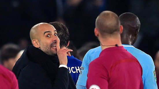 Pep Guardiola thú nhận điều đặc biệt về trọng tài sau khi Man City suýt thua Arsenal