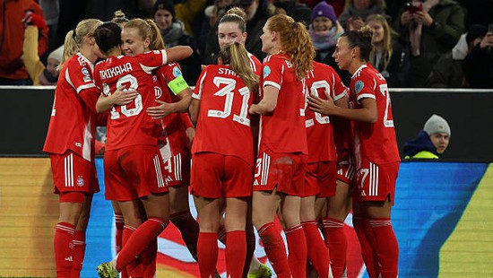 Tin nóng thể thao sáng 13/11: Bayern Munich đánh bại Arsenal, 5 ngôi sao Real Madrid chống lại Xabi Alonso