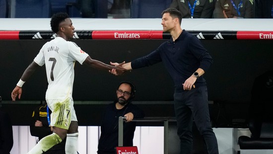 Real Madrid lập kỷ lục: Vinicius tự chuộc lỗi