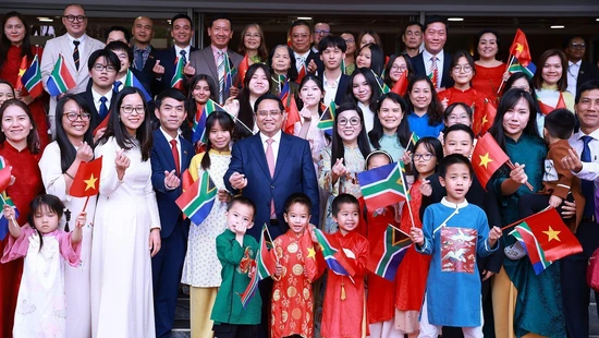 Thủ tướng Phạm Minh Chính gặp gỡ cộng đồng người Việt tại Nam Phi