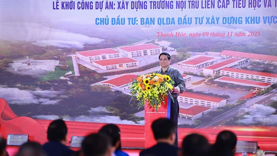“Ngọn đèn” dẫn lối cho phát triển 