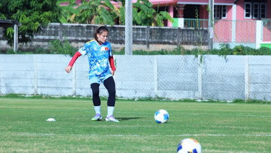 Tin nóng bóng đá Việt Nam hôm nay 11/12: Đội tuyển nữ Việt Nam được tiếp lửa trước trận gặp Myanmar; Trương Tiến Anh rời Thể Công Viettel