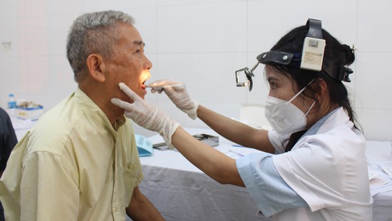 Khám sức khỏe định kỳ: Chăm sóc sức khỏe người dân từ sớm, từ xa