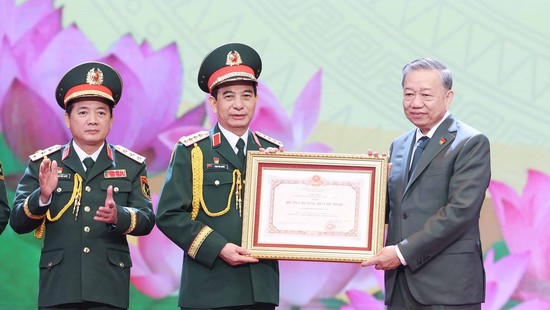 Từ niềm tin của nhân dân đến sức mạnh của Quân đội