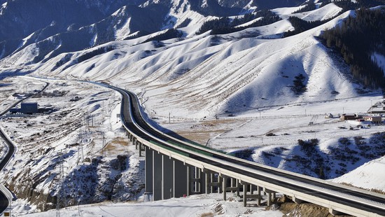 Chính thức thông xe đường hầm cao tốc dài nhất thế giới