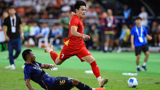 Quả bóng bạc Việt Nam 'bước qua' tranh cãi