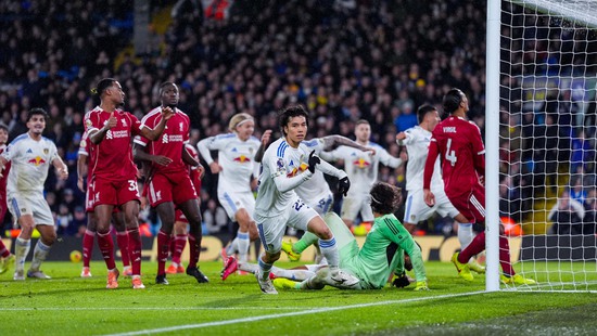 Liverpool đánh rơi chiến thắng tiếc nuối sau màn rượt đuổi kịch tính ở Elland Road