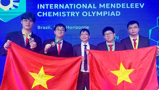 4 học sinh Việt Nam giành huy chương tại “Kỳ thi Hóa học khó nhất hành tinh”