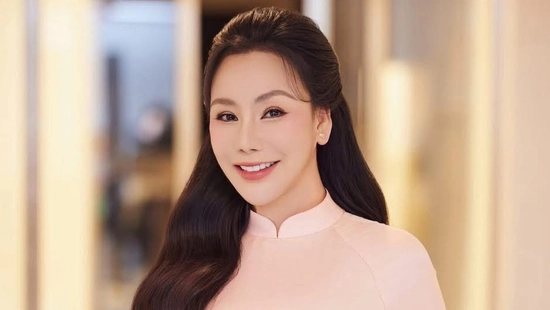 Hồ Quỳnh Hương kết hôn với bạn trai sau 5 năm hẹn hò