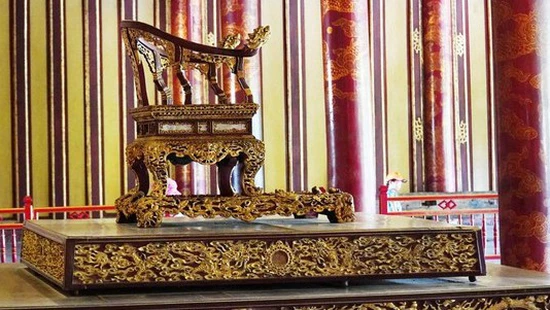 Chào tuần mới: Khi bảo vật quốc gia bị xâm hại