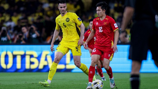 Thắng ĐT Việt Nam, Malaysia vươn lên ngôi đầu bảng ở vòng loại Asian Cup 
