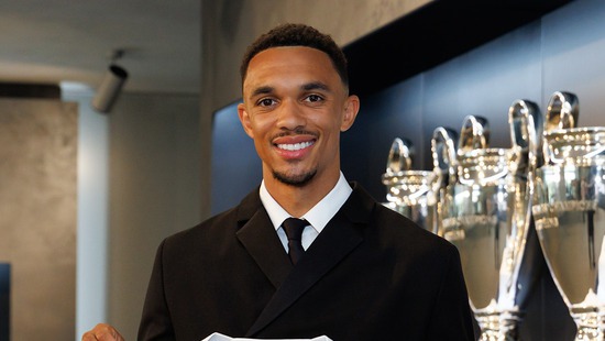 Trent Alexander-Arnold làm được điều đặc biệt ngay trong ngày ký hợp đồng với Real Madrid