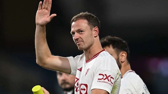 Huyền thoại MU bất ngờ trở lại Old Trafford dù mới tuyên bố giải nghệ chưa đầy một tháng 