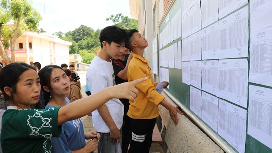 Dự báo điểm chuẩn đại học biến động, thí sinh cân nhắc chọn ngành phù hợp