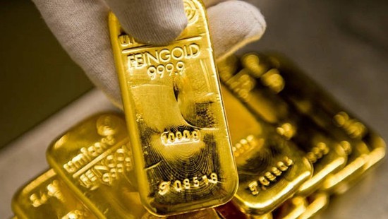 Giá vàng tăng mạnh, tiệm cận mức cao kỷ lục