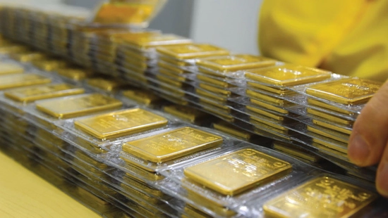 Giá vàng hôm nay chạm mức cao nhất trong gần hai tuần
