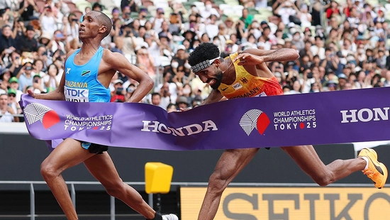 Chân chạy Tanzania vô địch marathon thế giới với kỷ lục vô tiền khoáng hậu
