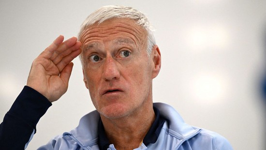 Đội tuyển Pháp đang già cỗi vì Deschamps