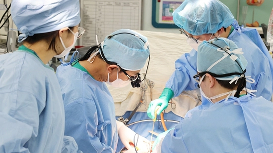 Công nghệ mới giúp bác sĩ "vá" xương ngay trong phòng mổ