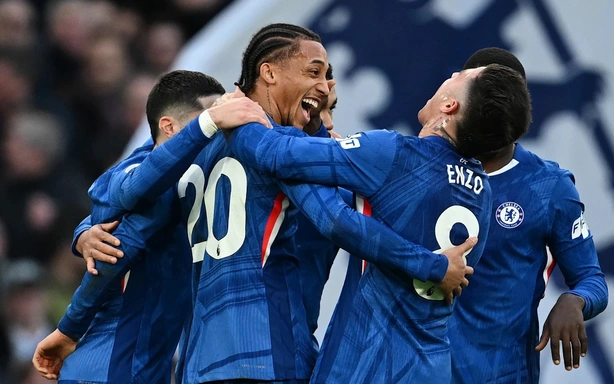 Cuộc đua Top 5 Ngoại hạng Anh: MU sáng cửa, Chelsea và Liverpool gặp khó