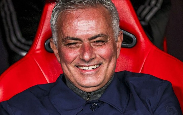 Hành trình kỳ lạ của Jose Mourinho