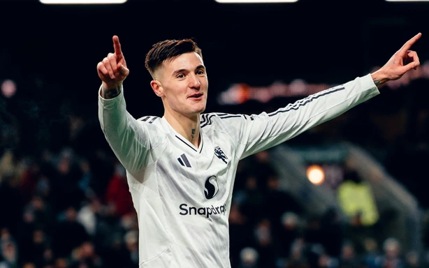 Ai bảo Sesko chưa đủ trình đá cho MU?