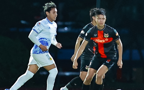 Bị loại khỏi U23 Việt Nam, sao trẻ Việt Kiều lập tức tỏa sáng ở Singapore