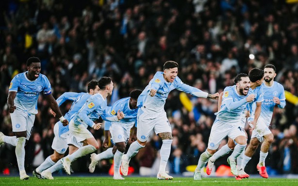 Man City nhọc nhằn vào tứ kết Cúp Liên đoàn Anh sau loạt luân lưu nghẹt thở